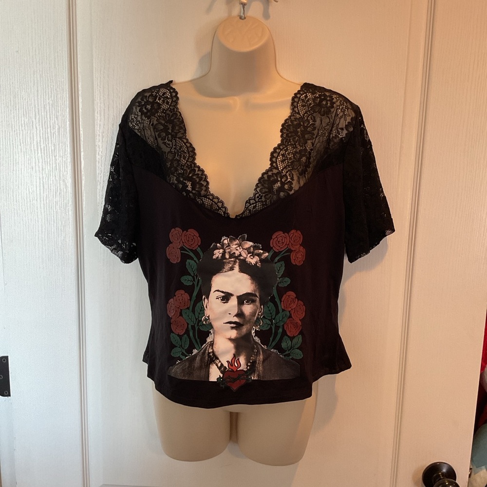 Black Lace Trim Graphic Blouse
